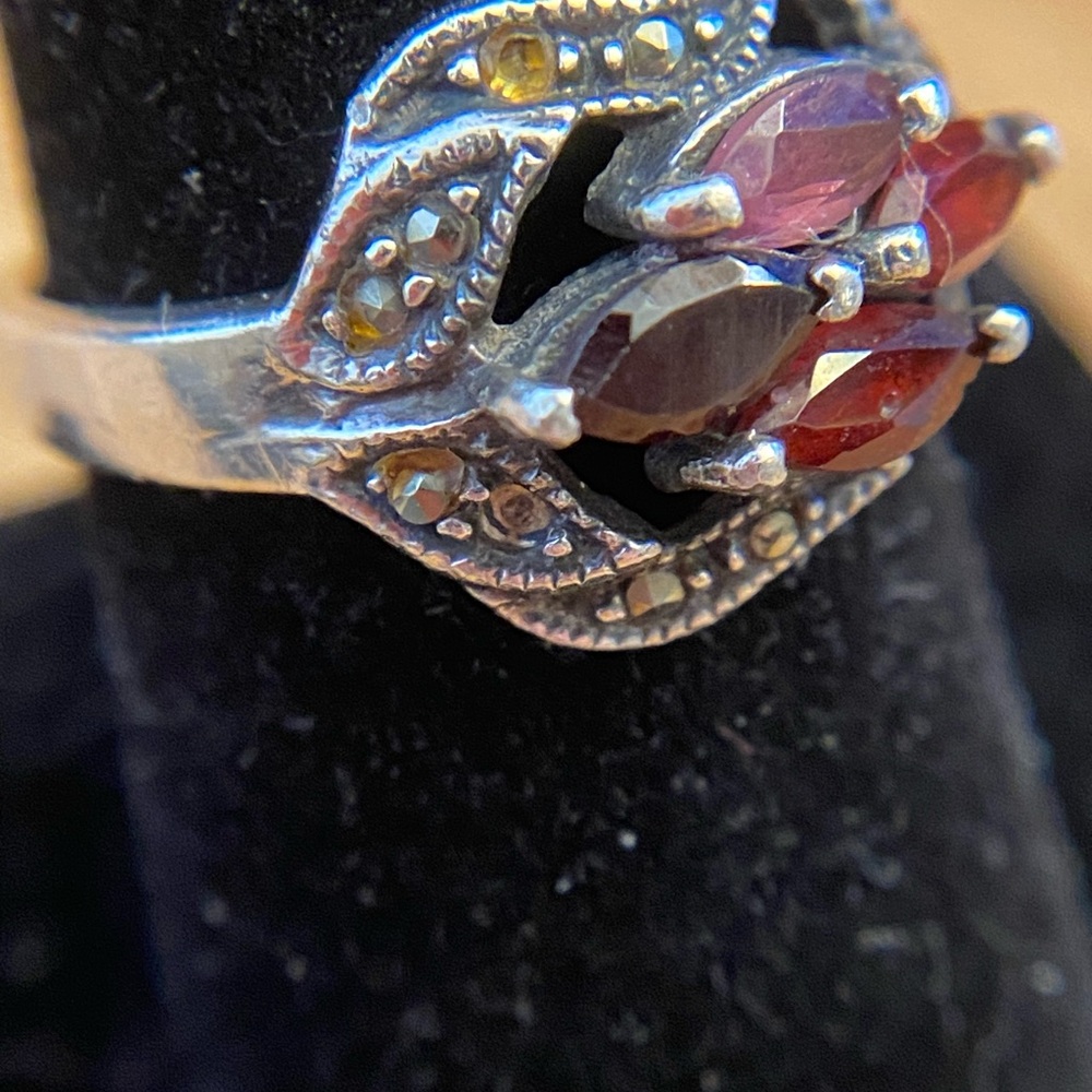 Vintage garnet & marcasite 925 sterling silver ring - Picture 9 of 11